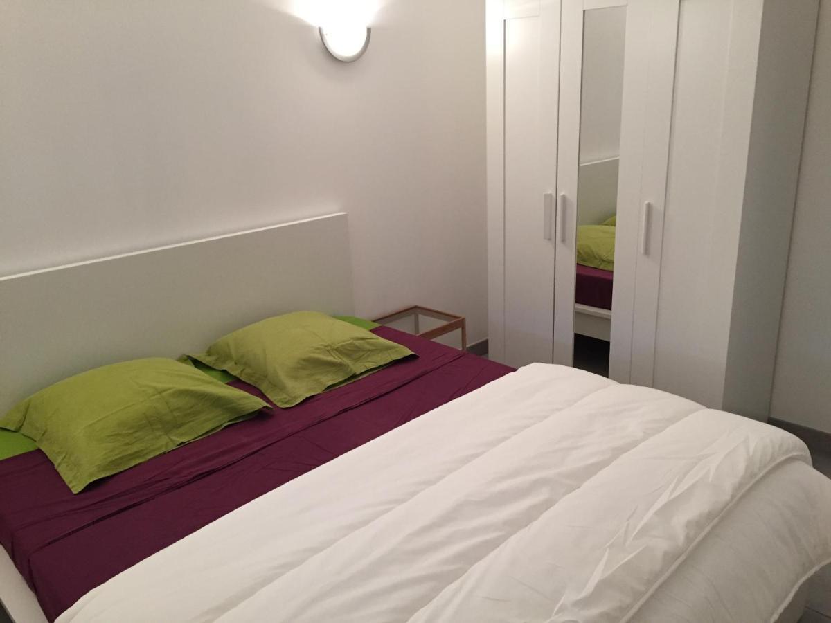 Gites Le Pressoir Vias Exteriör bild